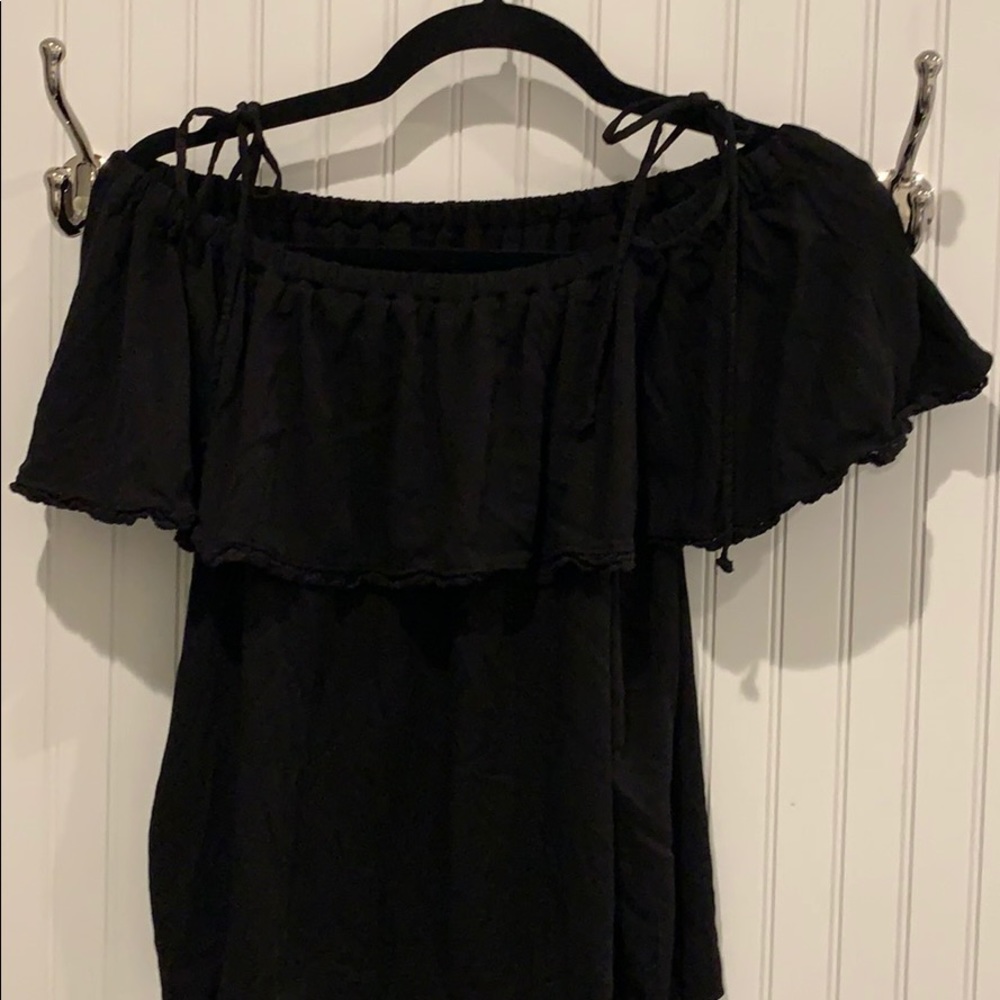 NWOT Michael Stars Cold‎ Shoulder black top!